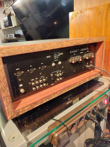 NAD 200 Verstärker-Monster im woodcase England 1975